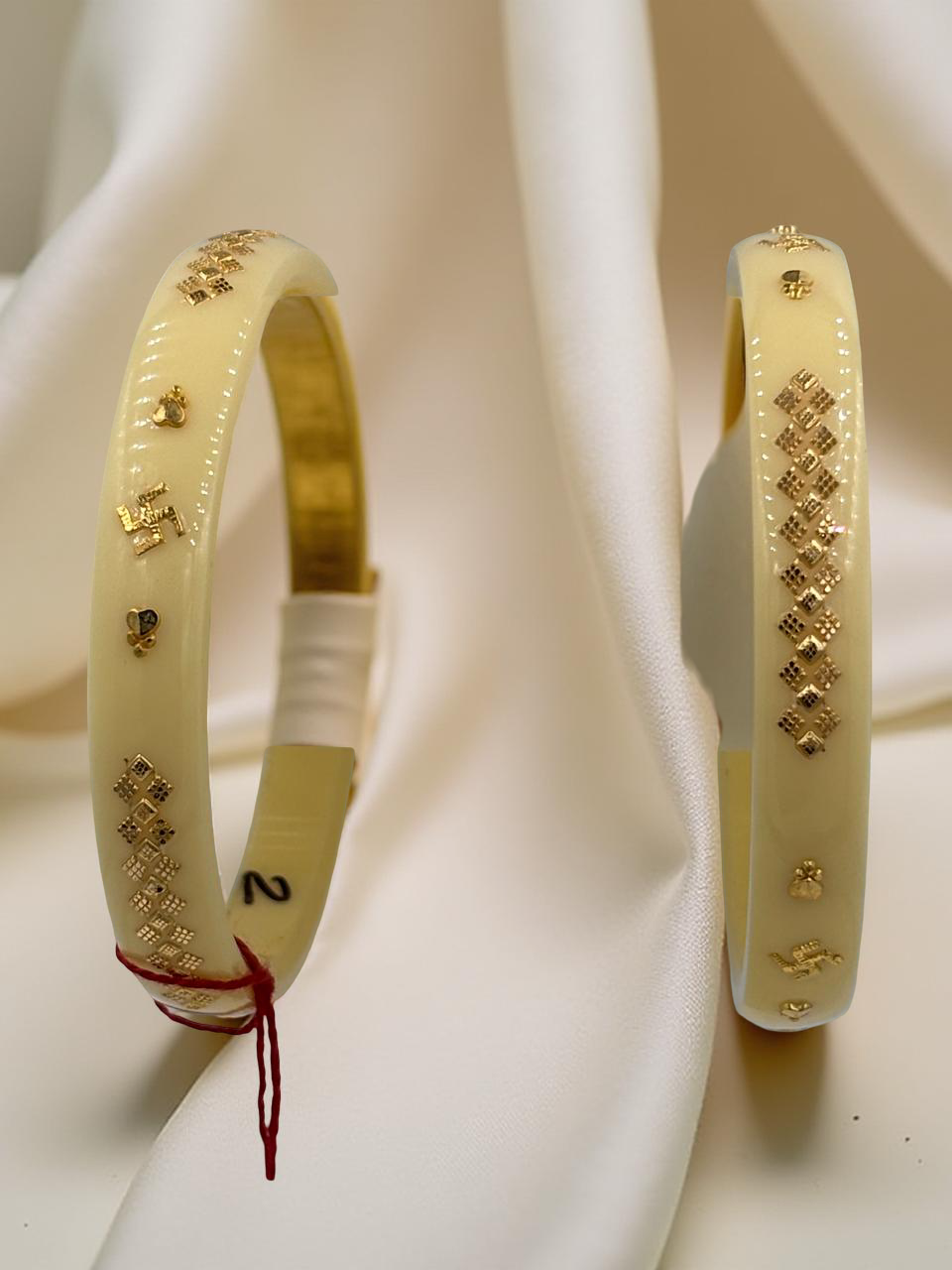 Exquisite Elegance: 22K Gold Fancy Teliya Lightweight Bangles (Set of 2)