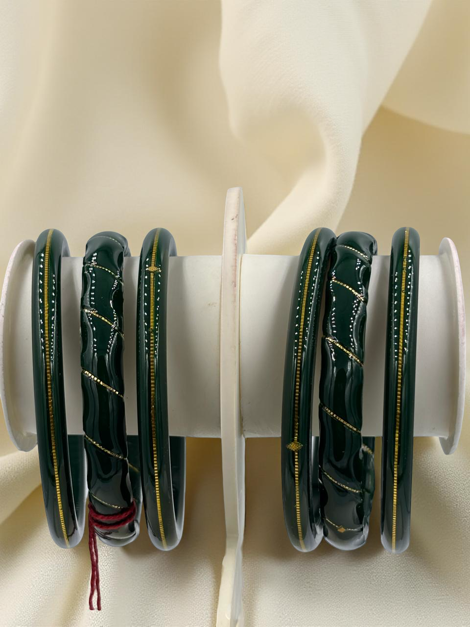 22k Lightweight Gold Bangle Green Variya Set